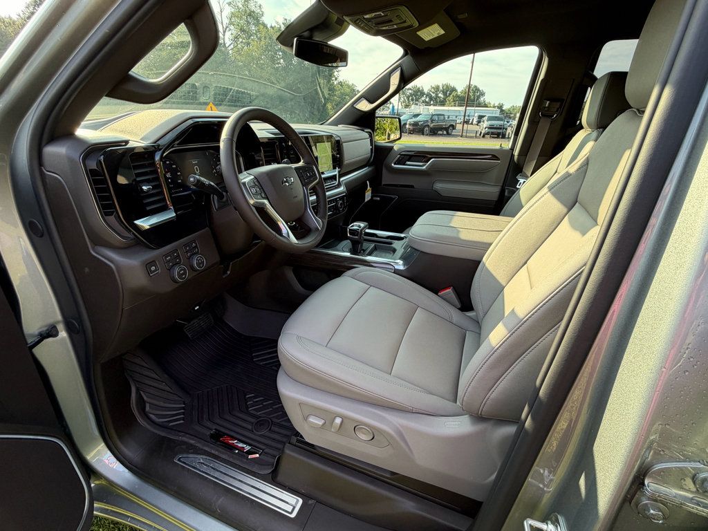 New 2026 Chevrolet Silverado 1500 RST AWD/4WD image 13