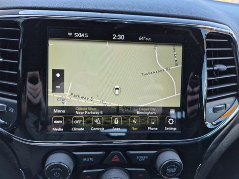 Used 2020 Jeep Grand Cherokee Altitude image 37