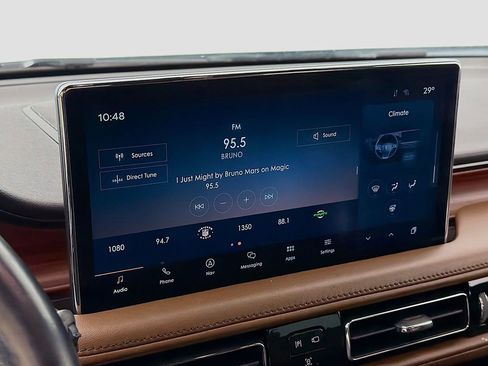 Used 2022 Lincoln Nautilus Reserve w/ Luxury Package image 36