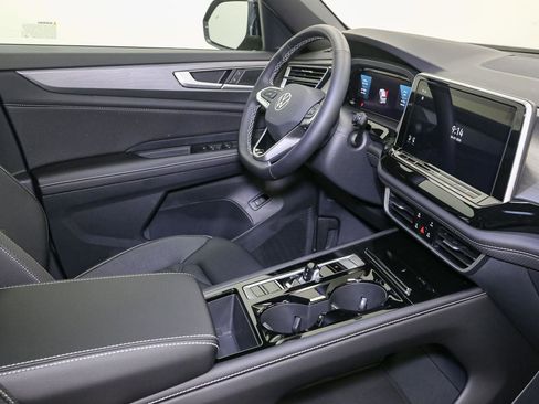New 2026 Volkswagen Atlas Cross Sport SE AWD/4WD image 16