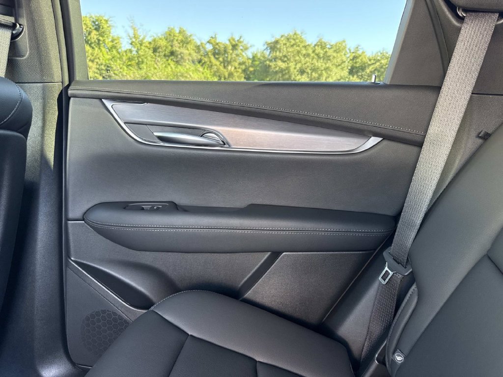 New 2026 Cadillac XT5 Luxury w/ LPO, Premium Carpet Package AWD/4WD image 15