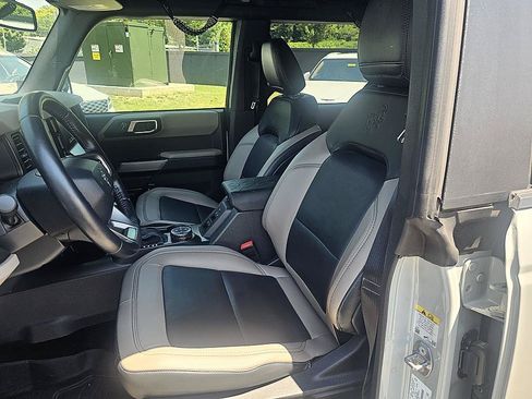 Used 2023 Ford Bronco Wildtrak AWD/4WD image 19