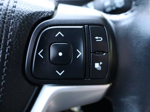 Used 2015 Toyota Highlander XLE FWD image 33