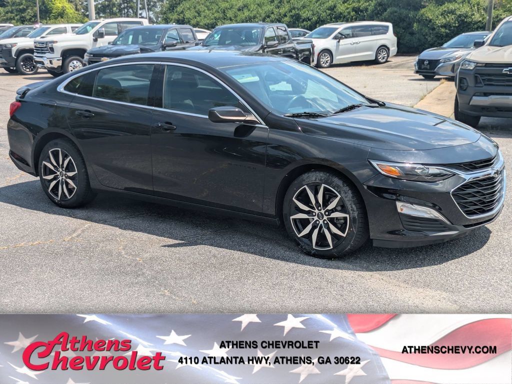 Used 2022 Chevrolet Malibu RS FWD image 1