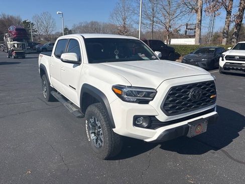 Used 2022 Toyota Tacoma TRD Off-Road image 3