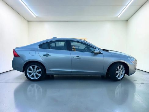 Used 2011 Volvo S60 T6 AWD/4WD image 2