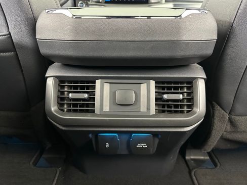 Used 2024 Ford F150 Lariat image 37