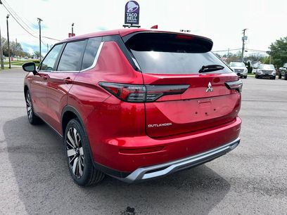 New 2025 Mitsubishi Outlander SE