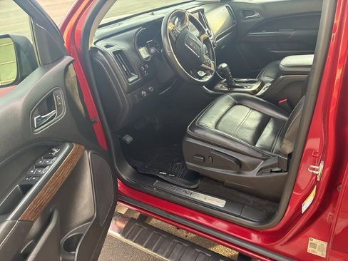 Used 2018 GMC Canyon Denali image 9