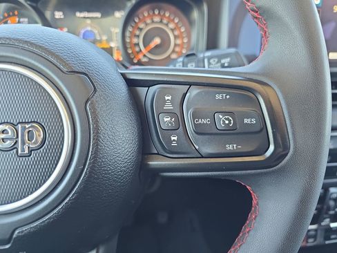 Used 2024 Jeep Wrangler Unlimited Rubicon AWD/4WD image 18