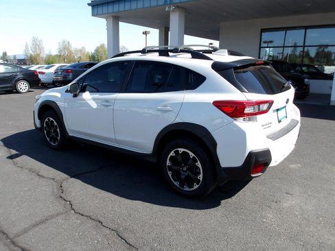 Used 2021 Subaru Crosstrek 2.0i Premium w/ Moonroof Package image 3