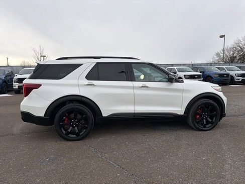 Certified 2020 Ford Explorer ST w/ ST Street Pack image 5