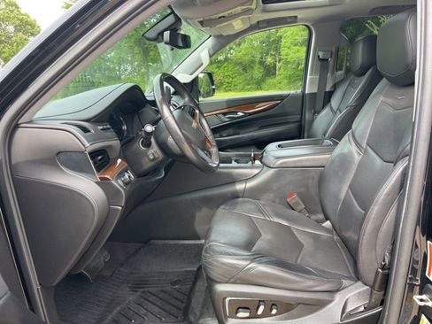 Used 2020 Cadillac Escalade Premium Luxury image 16