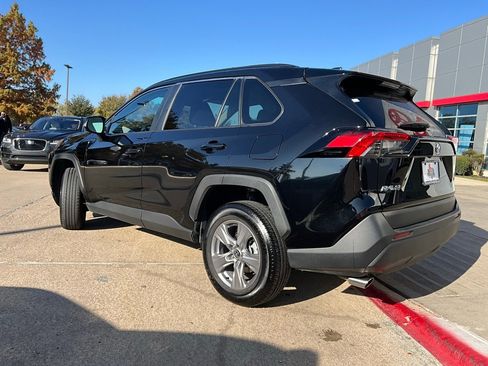 Used 2025 Toyota RAV4 XLE image 8