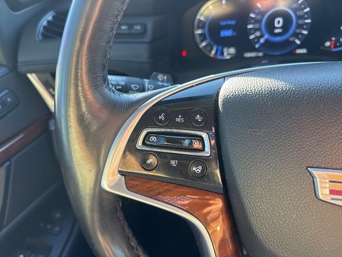 Used 2018 Cadillac Escalade Luxury image 19
