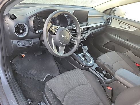 Used 2024 Kia Forte LXS w/ LXS Technology Package FWD image 7