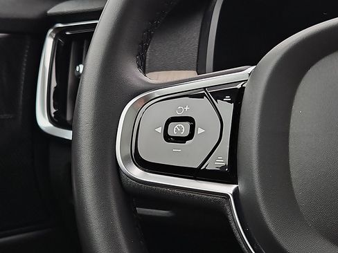 Certified 2023 Volvo S90 B6 Plus image 22