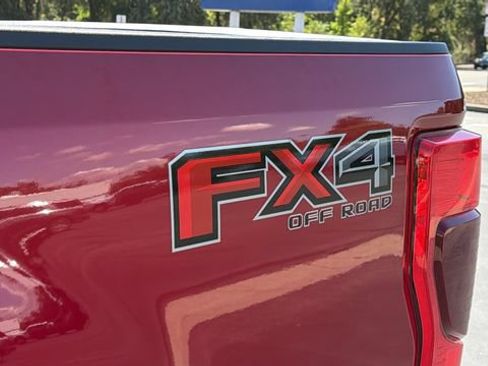 Used 2022 Ford F250 Lariat w/ Lariat Ultimate Package AWD/4WD image 13