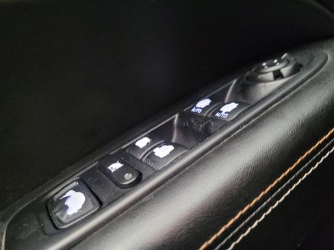 Used 2018 Jeep Compass Latitude FWD image 27