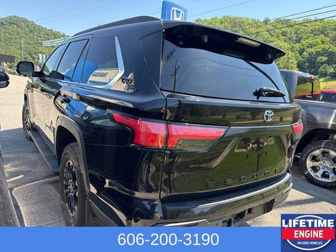 Used 2024 Toyota Sequoia 4WD image 11
