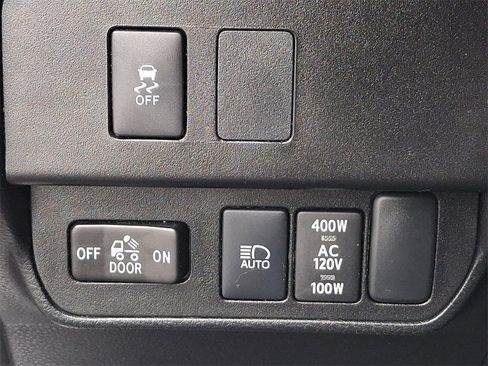 Used 2023 Toyota Tacoma TRD Off-Road w/ Technology Package image 23