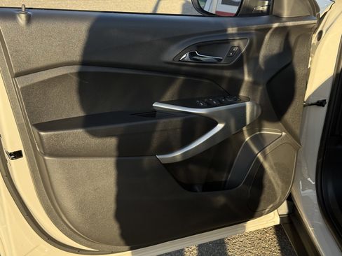 New 2026 Chevrolet Trax RS w/ Sunroof Package image 9