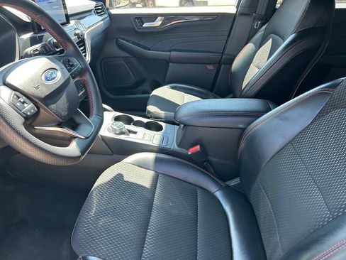 Used 2025 Ford Escape ST-Line FWD image 11