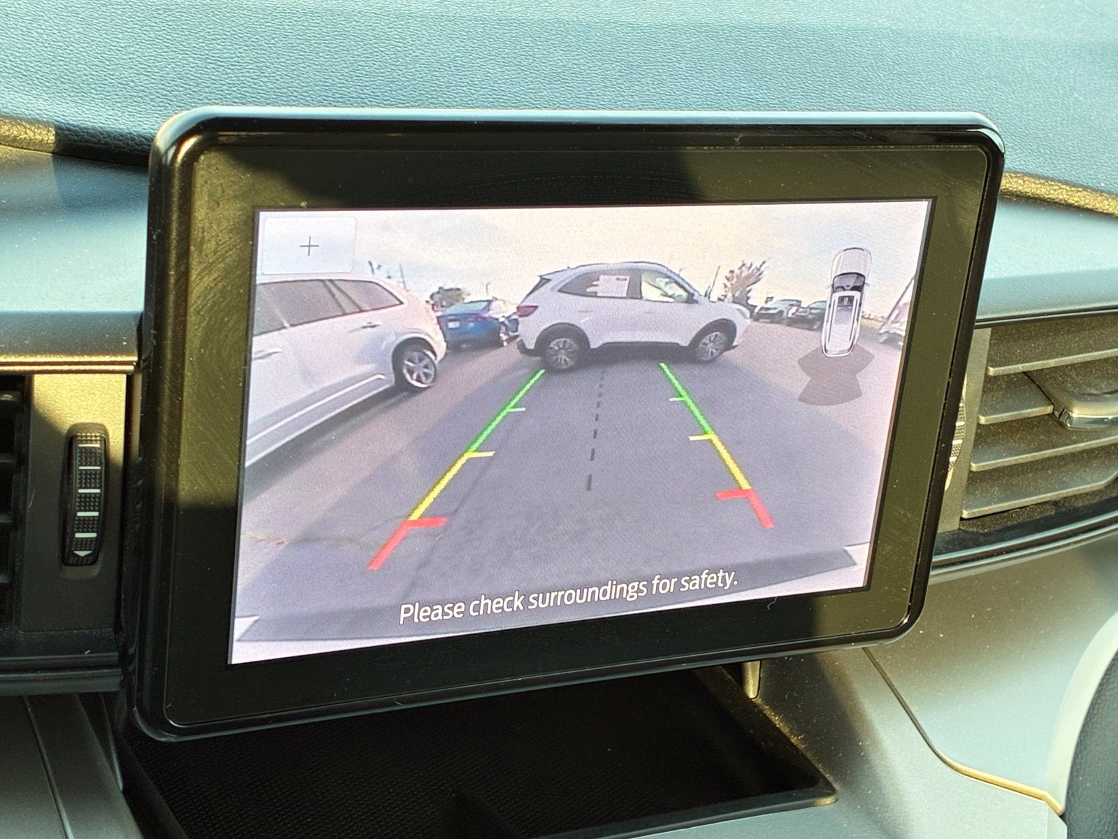 Used 2021 Ford Explorer XLT RWD image 10