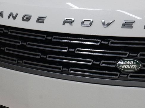 Used 2025 Land Rover Range Rover Sport Dynamic SE AWD/4WD image 11