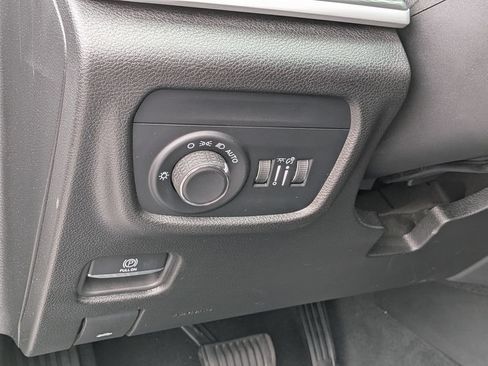 Used 2023 Jeep Grand Cherokee L Laredo AWD/4WD image 13