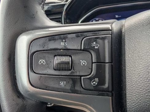 Used 2023 Chevrolet Silverado 1500 LT AWD/4WD image 19