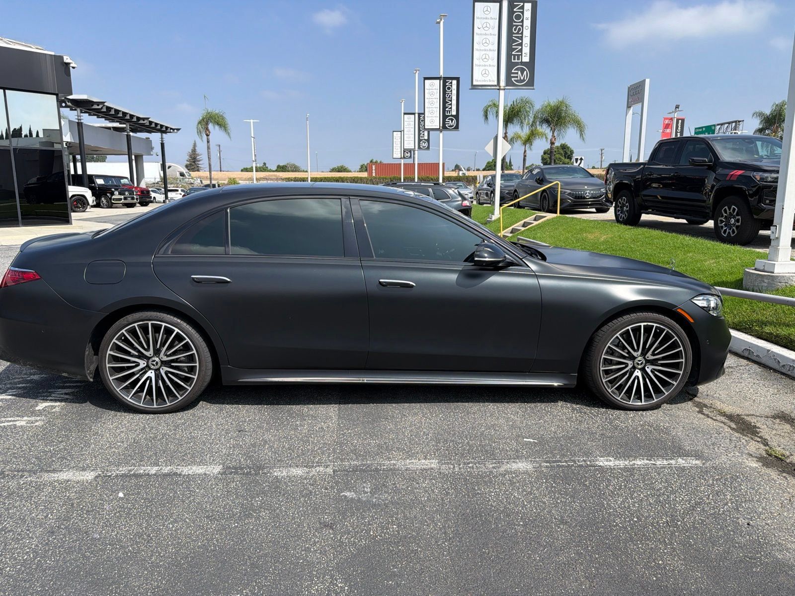 Used 2023 Mercedes-Benz S 580 4MATIC Sedan image 3