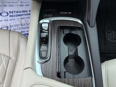 Used 2024 Buick Enclave Avenir image 25