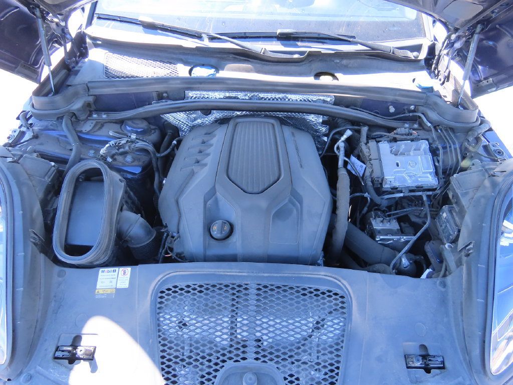 Used 2022 Porsche Macan AWD/4WD image 13