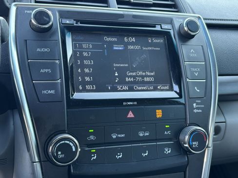 Used 2016 Toyota Camry LE image 8