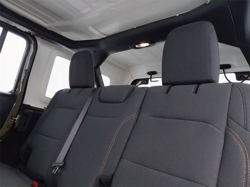 Used 2025 Jeep Wrangler Willys image 13