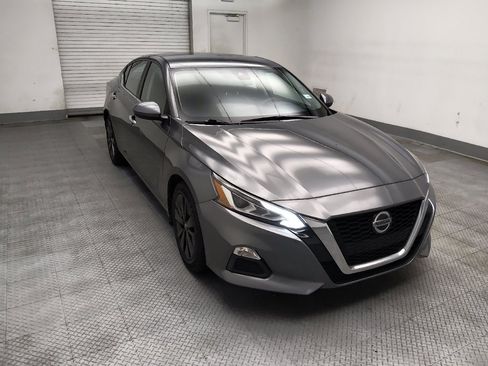 Used 2021 Nissan Altima 2.5 SV FWD image 13