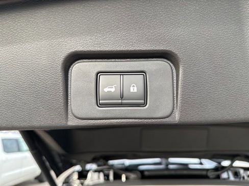 New 2026 Nissan Rogue SV image 9