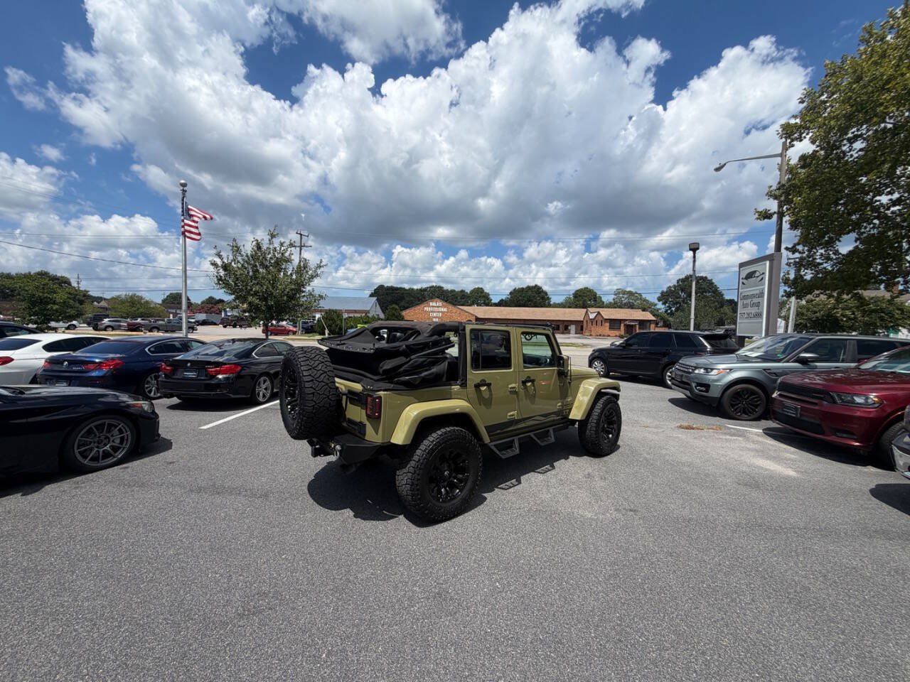 Used 2013 Jeep Wrangler Unlimited Sahara w/ Dual Top Group AWD/4WD image 7