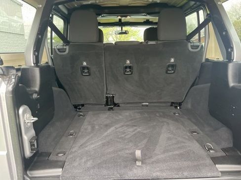 Used 2019 Jeep Wrangler Unlimited Sahara AWD/4WD image 12