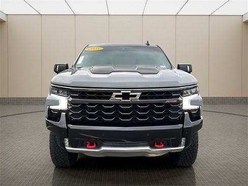 Used 2025 Chevrolet Silverado 1500 ZR2 w/ Technology Package image 8