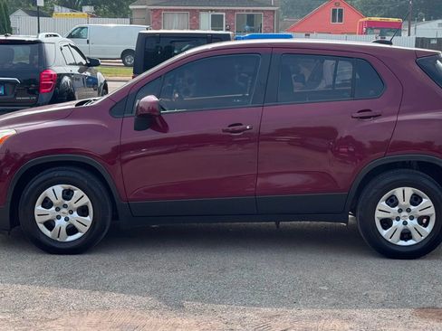 Used 2016 Chevrolet Trax LS FWD image 2