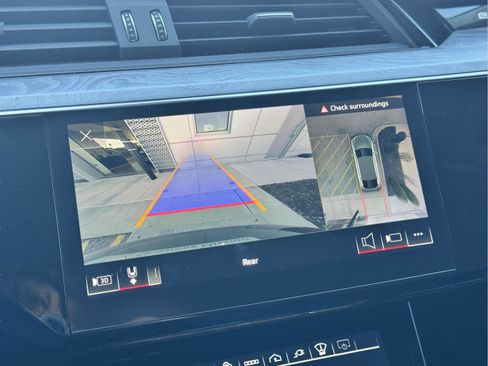 Used 2022 Audi e-tron Prestige w/ Prestige Package image 14