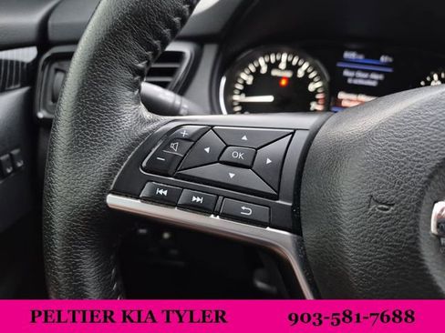 Used 2020 Nissan Rogue SL w/ Premium Package image 32