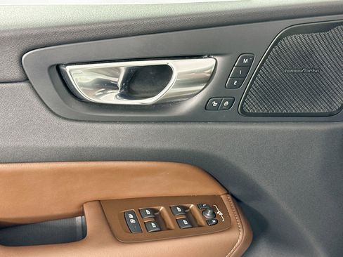 Certified 2023 Volvo XC60 B5 Plus w/ Protection Package Premier image 18