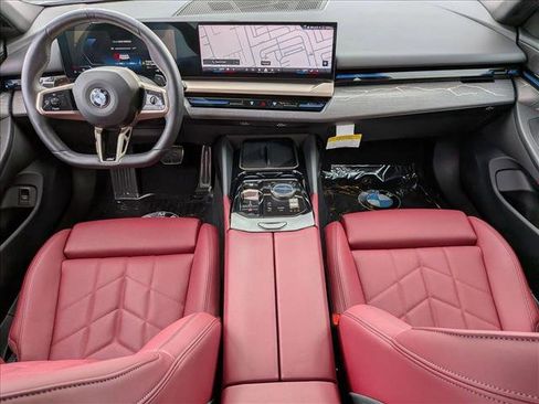 Certified 2025 BMW 530i xDrive w/ M Sport Package image 19