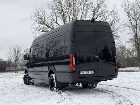 Used 2024 Mercedes-Benz Sprinter 3500 image 32