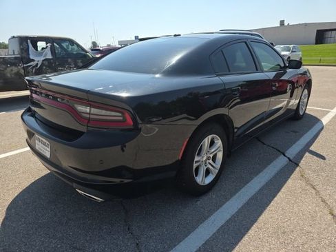 Used 2019 Dodge Charger SXT RWD image 5