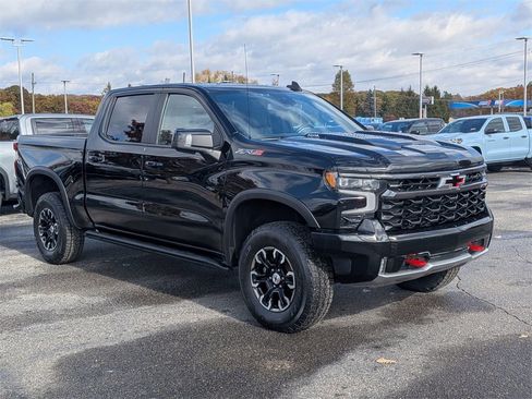 Used 2022 Chevrolet Silverado 1500 ZR2 image 2