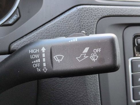 Used 2015 Volkswagen Jetta S image 25